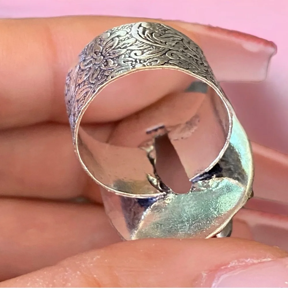 Clear “topaz” Two Toned Ring - Picture 7 of 13